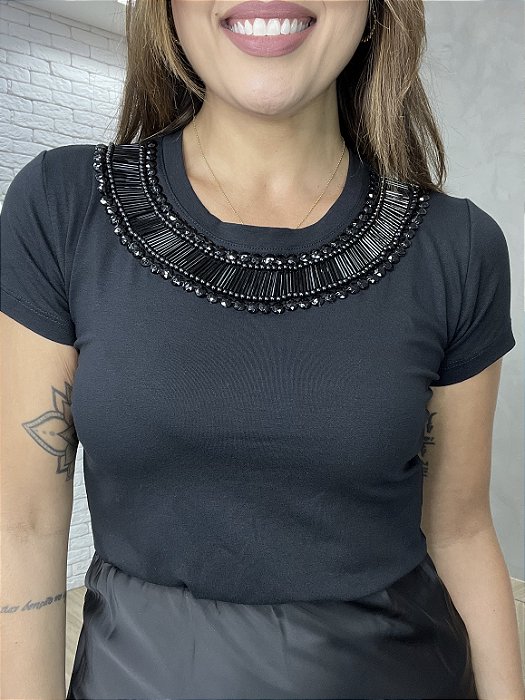 Tshirt Feminina Decote Redondo Preta Samira