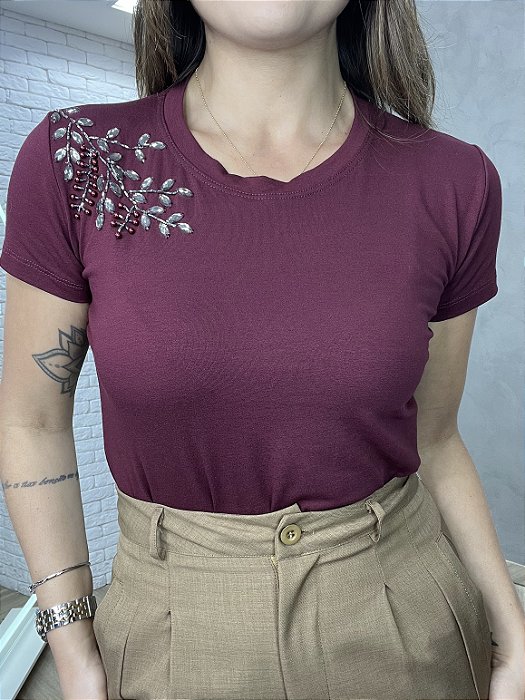 Tshirt Feminina Decote Redondo Vinho Soraya
