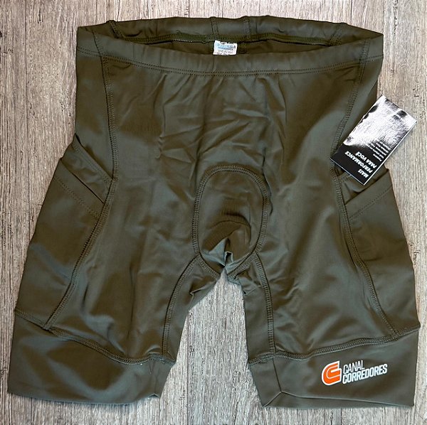 Bermuda de compressão corrida - MASCULINA - verde oliva