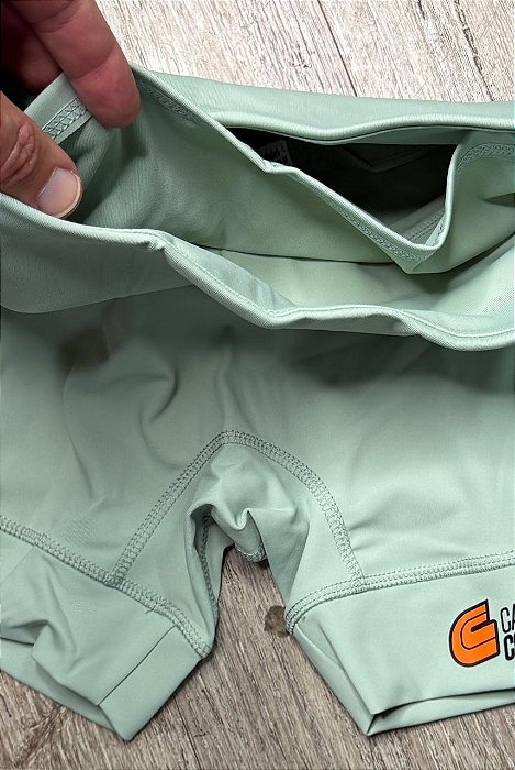 Bermuda Pistache meia coxa de compressão - FEMININA