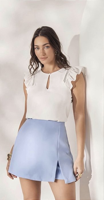 Shorts Saia Alfaiataria com Fenda