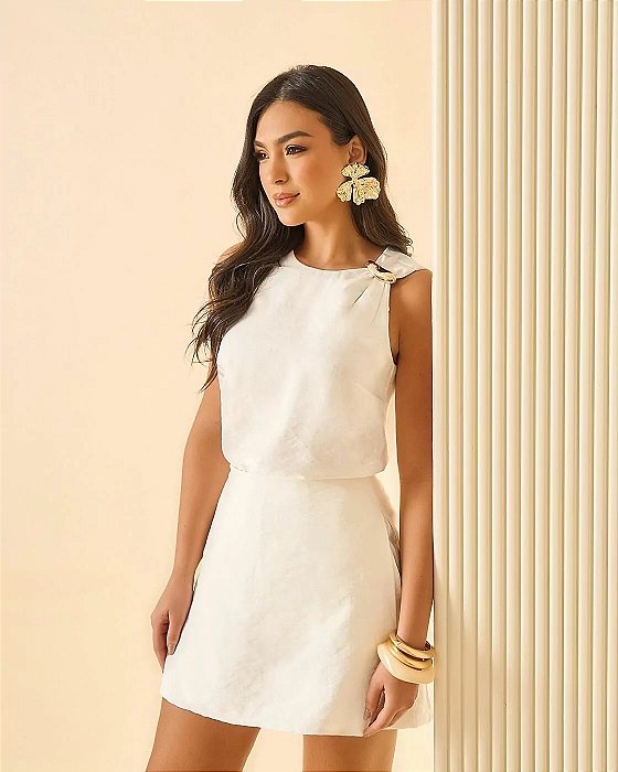 Blusa com Fivela Orgânica no Ombro