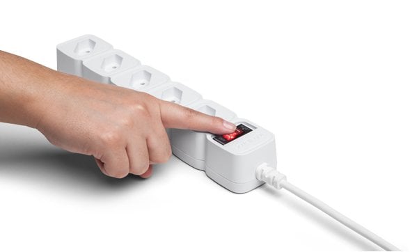 Filtro de Linha Intelbras EPE 205 BR Protetor Eletrônico 5 Tomadas Infopeças