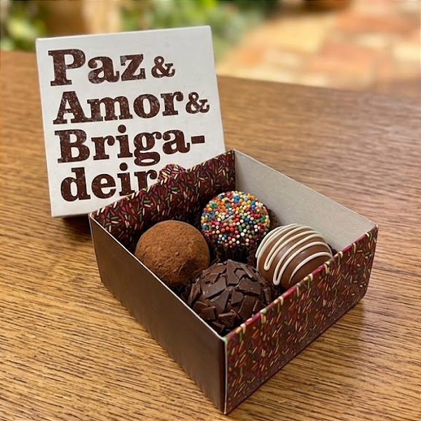 Caixa 4 doces c/10 unidades - PAZ, AMOR E BRIGADEIRO