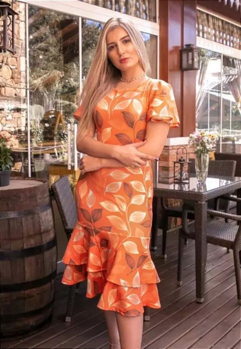 vestido de crepe com babado