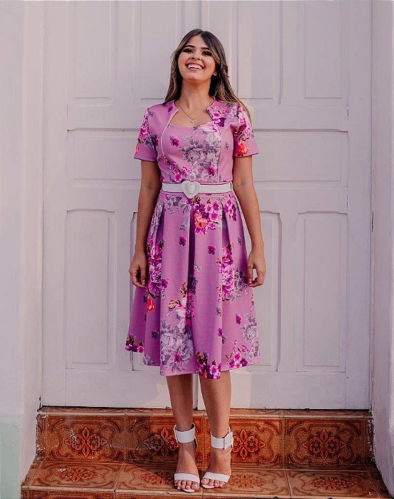 vestido midi com pregas