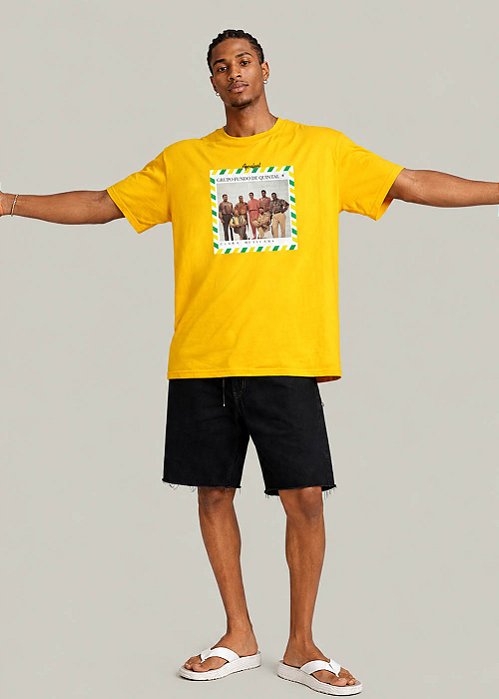 Camiseta Fundo de Quintal Amarela