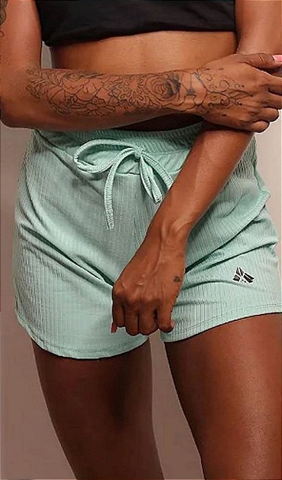 Short feminino Canelado
