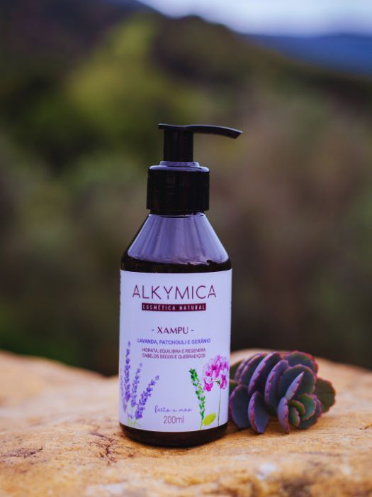 Xampu Natural Biodegradável com Óleos essenciais Patchouli, Gerânio e Lavanda