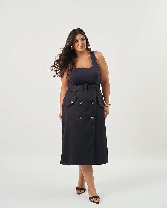 Saia essencial preta plus size