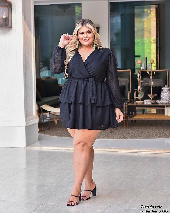 vestido plus size com tule