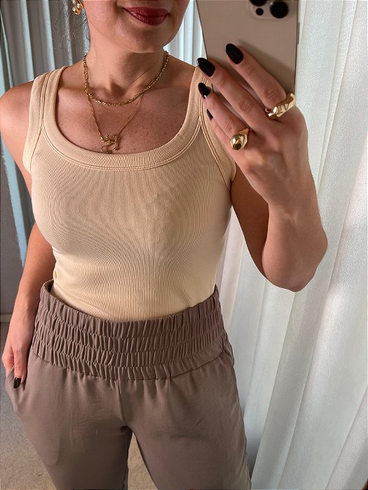 Regata canelada amarelo manteiga