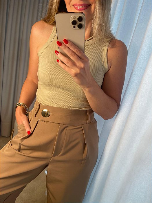 Regata canelada esverdeada