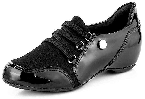 tenis de verniz com salto