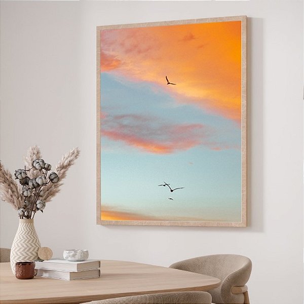 Quadro Decorativo Fotografia Pássaros Voando no Pôr do Sol.
