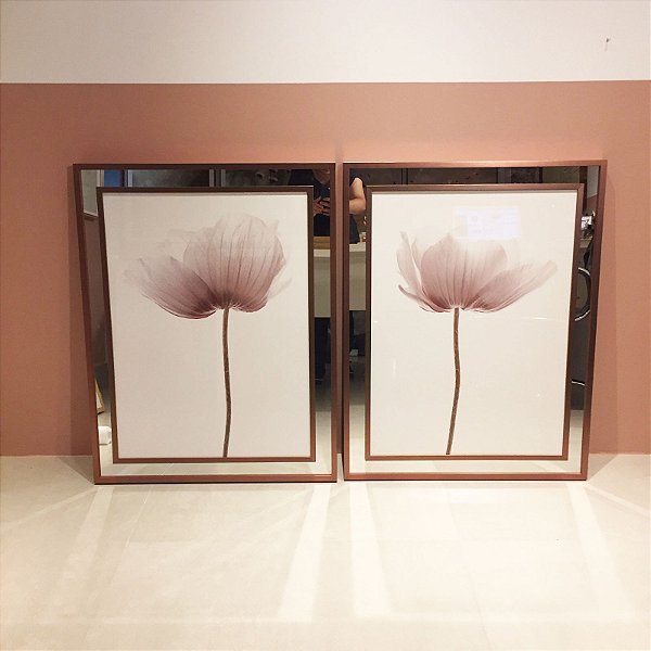 Conjunto com 2 quadro decorativo Flores Delicadas. Medida 70x90cm cada com Moldura dupla rose gold com espelho.