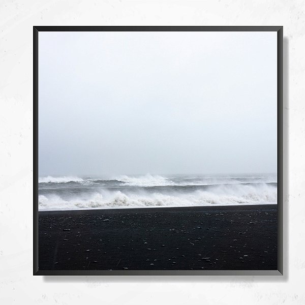 Quadro decorativo Mar e céu nublado.