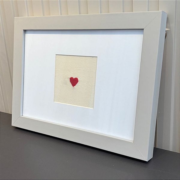 Quadro decorativo Bordado Coração, medida 34x24- Ateliê Rê-borde