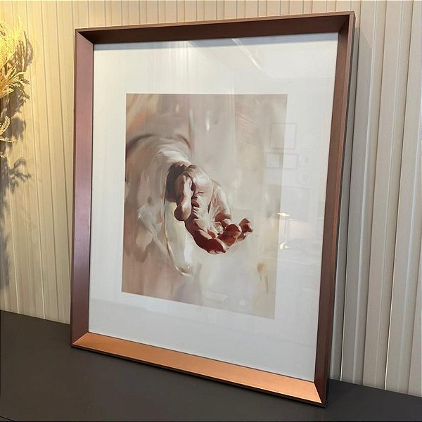 Quadro decorativo Jesus. Medida 65x80 com moldura chanfrada e vidro incolor.