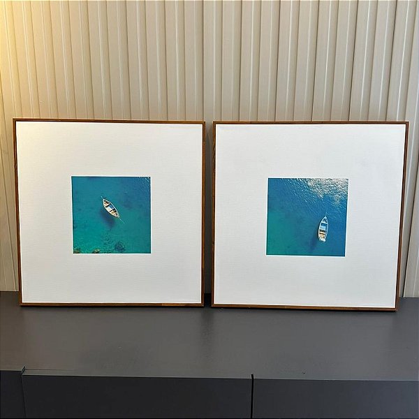 Conjunto com 2 quadros decorativos Mar. Medida 0,50x0,50cm cada Canvas com moldura filete freijó
