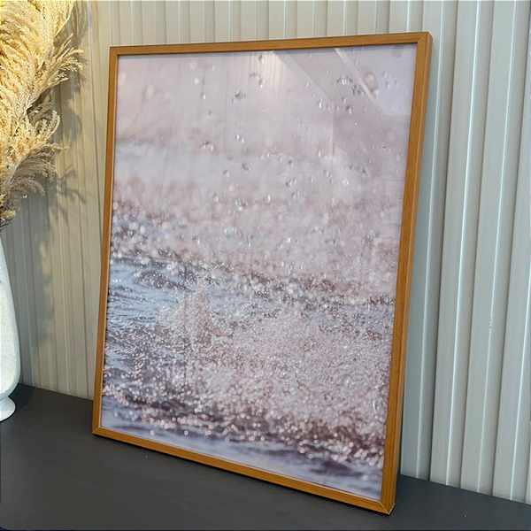Quadro decorativo Mar. Medida 55x70cm, impressão fotográfica, vidro incolor e moldura freijó.