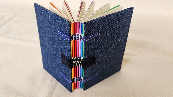 Encadernação sobre faixas