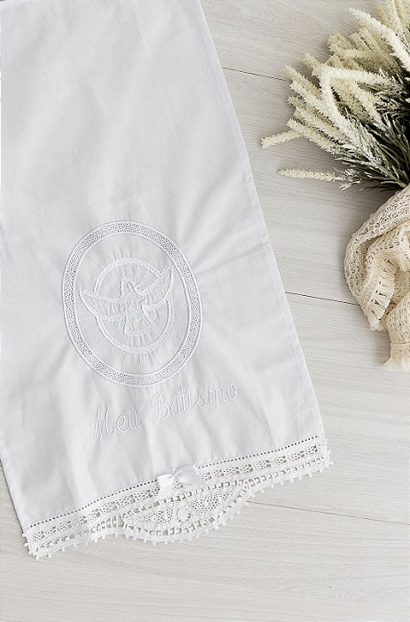 Toalha para Batizado bordada com Espírito Santo com raios - com barrado em renda renascença