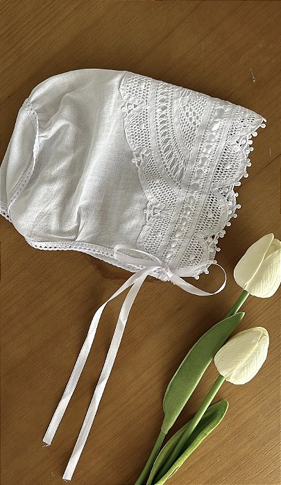 Touca para batizado em renda renascença