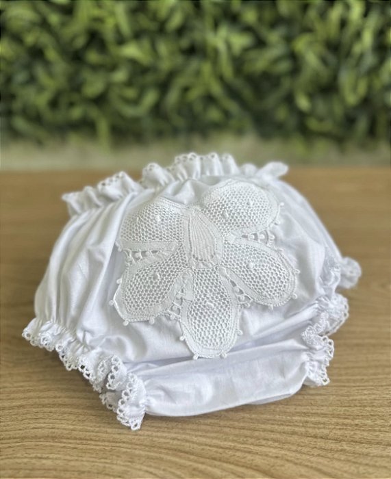 Calcinha para Batizado bordada e com renda renascença