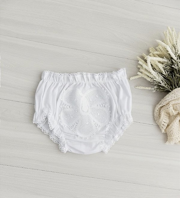 Calcinha para Batizado bordada e com renda renascença