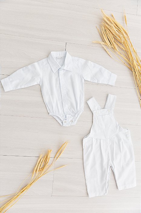 Jardineira Branca com camisa