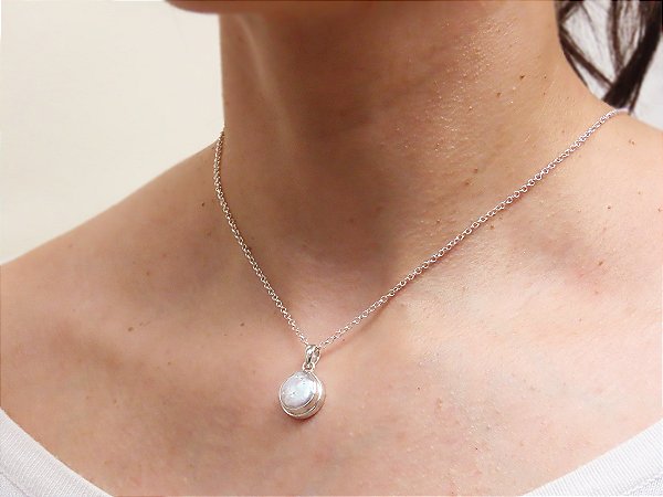 PINGENTE COM CAIXA DE PÉROLA BIWA