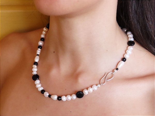 COLAR PÉROLA BIWA E ÁGATA