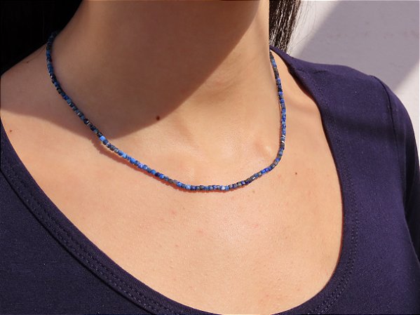 COLAR DELICADO QUADRADO LÁPIS LAZÚLI