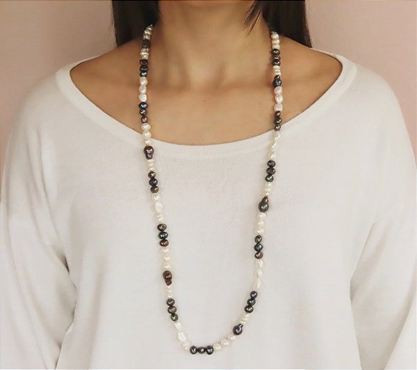 COLAR LÚDICO PÉROLA BIWA BRANCA E NEGRA