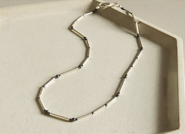 COLAR CANUTILHO COM HEMATITA II