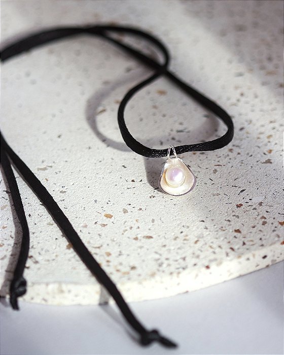 PINGENTE SEDA CONCHA PÉROLA BIWA