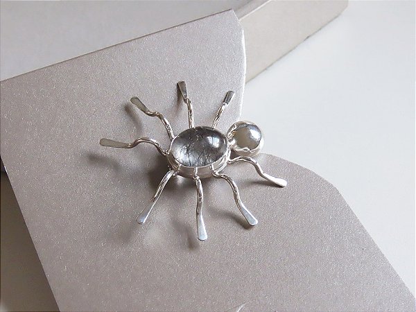 BROCHE ARANHA QUARTZO RUTILADO