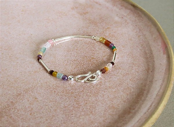 PULSEIRA CANUTILHO I PEDRAS VARIADAS