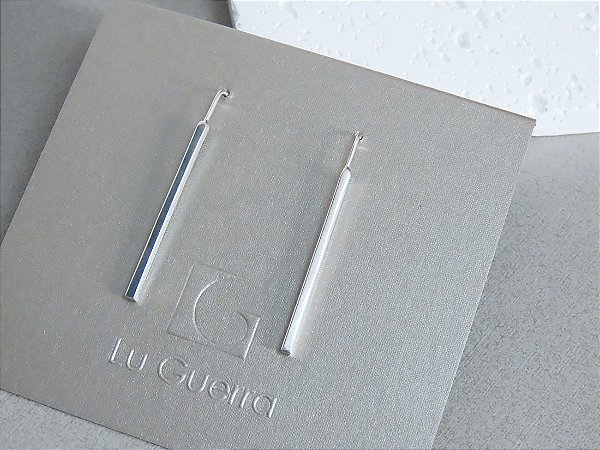 BRINCO RAYO SÓ PRATA MÉDIO