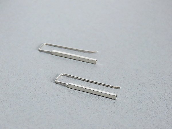 BRINCO RAYO SÓ PRATA PEQUENO