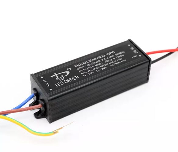 Fonte Driver Para 8 A 12 LEDs De 3W Bivolt IP65 K2832