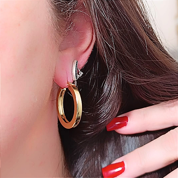 Brinco Argola Dourada Aço com Ouro 18K Fio Quadrado Espelhado - 3 cm