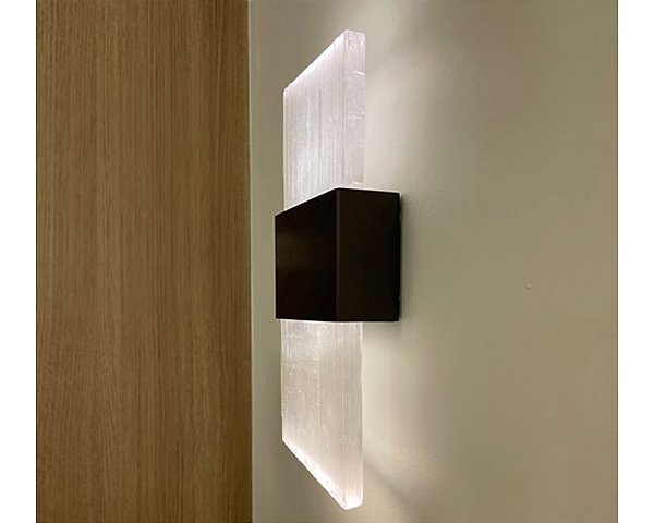 Arandela DNA Iluminação Placa ARA-PLACA-1-FINELINE – Rocha 10 × 20 cm – LED 4W – Pintura ou Chapa Inox