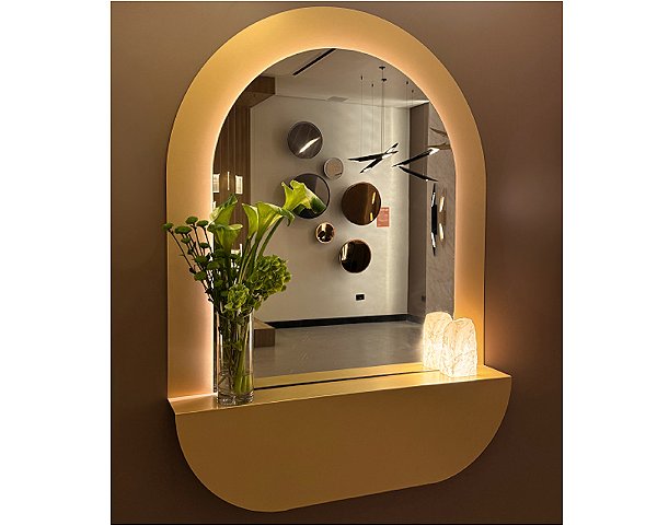 Espelho DNA Iluminação ES0104 Rituais – Oval 140×105 cm – Luz Indireta LED 60W 3000K – Moldura com Prateleira e Quartzo