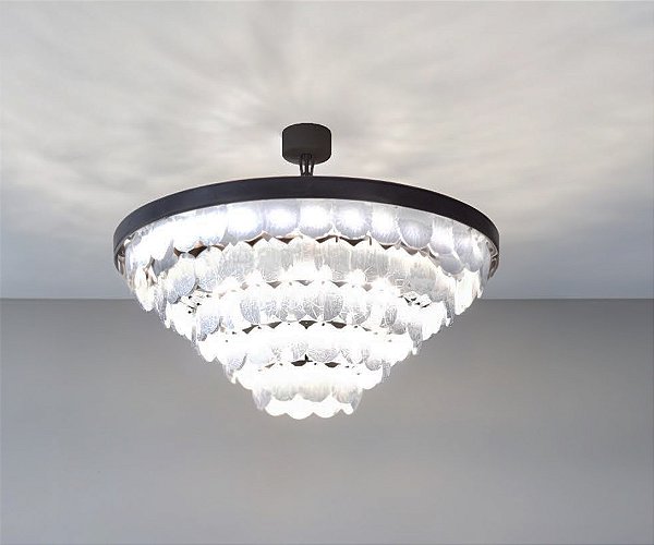 Lustre DNA Iluminação Redondo Eclipse 60cm ROCHA-RD60-DISCO – 3 Camadas – 12 Lâmpadas E14 – Rocha Selenita – Pintura