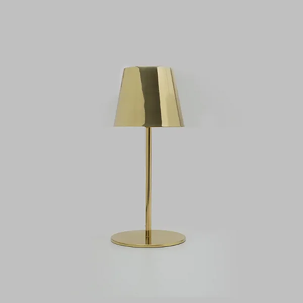 Abajur de Mesa Golden Art Didi em Latão com Cúpula em Latão e Lâmpada E27 46cm M903LT