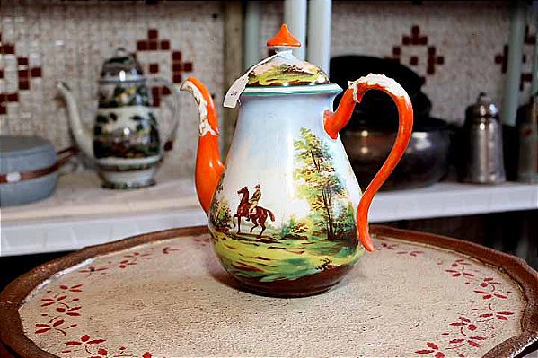 Bule de chá de porcelana com paisagem de cavalo