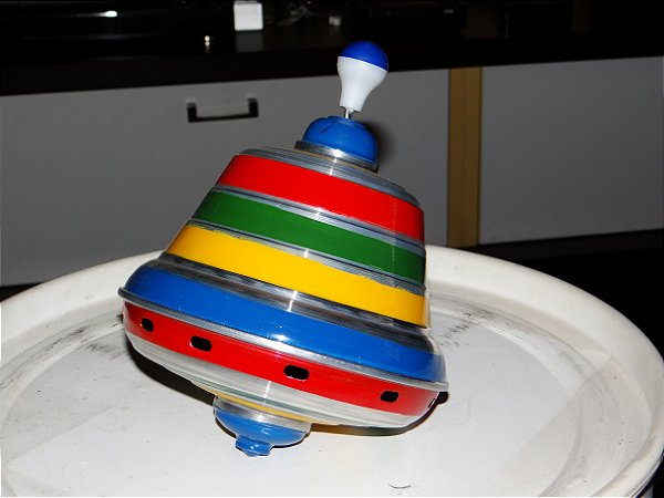 Brinquedos Antigos Pião de Alumínio Vintage