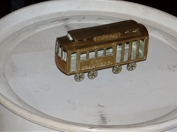 Miniatura de BONDE feita de bronze peça vintage